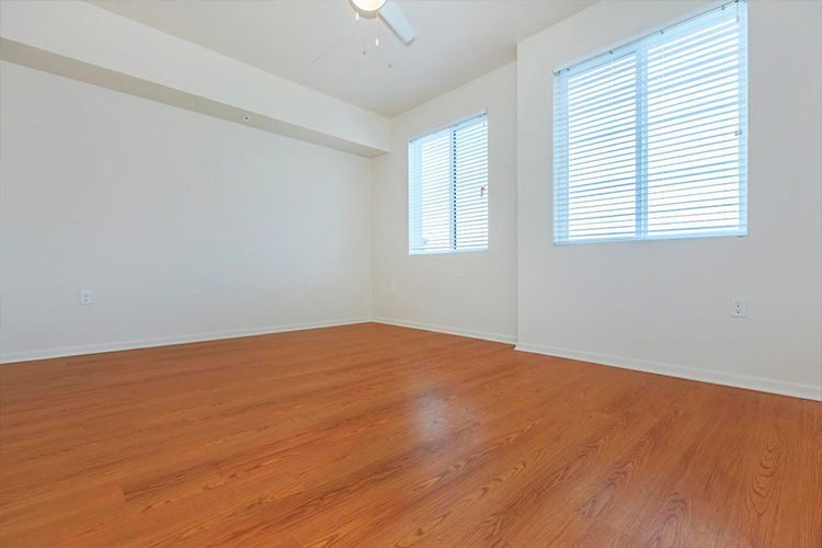 Carpintero-Carpinteria-suelos-laminados-armarios-empotrados-cajoneras-tarimas-flotantes-parquets-2